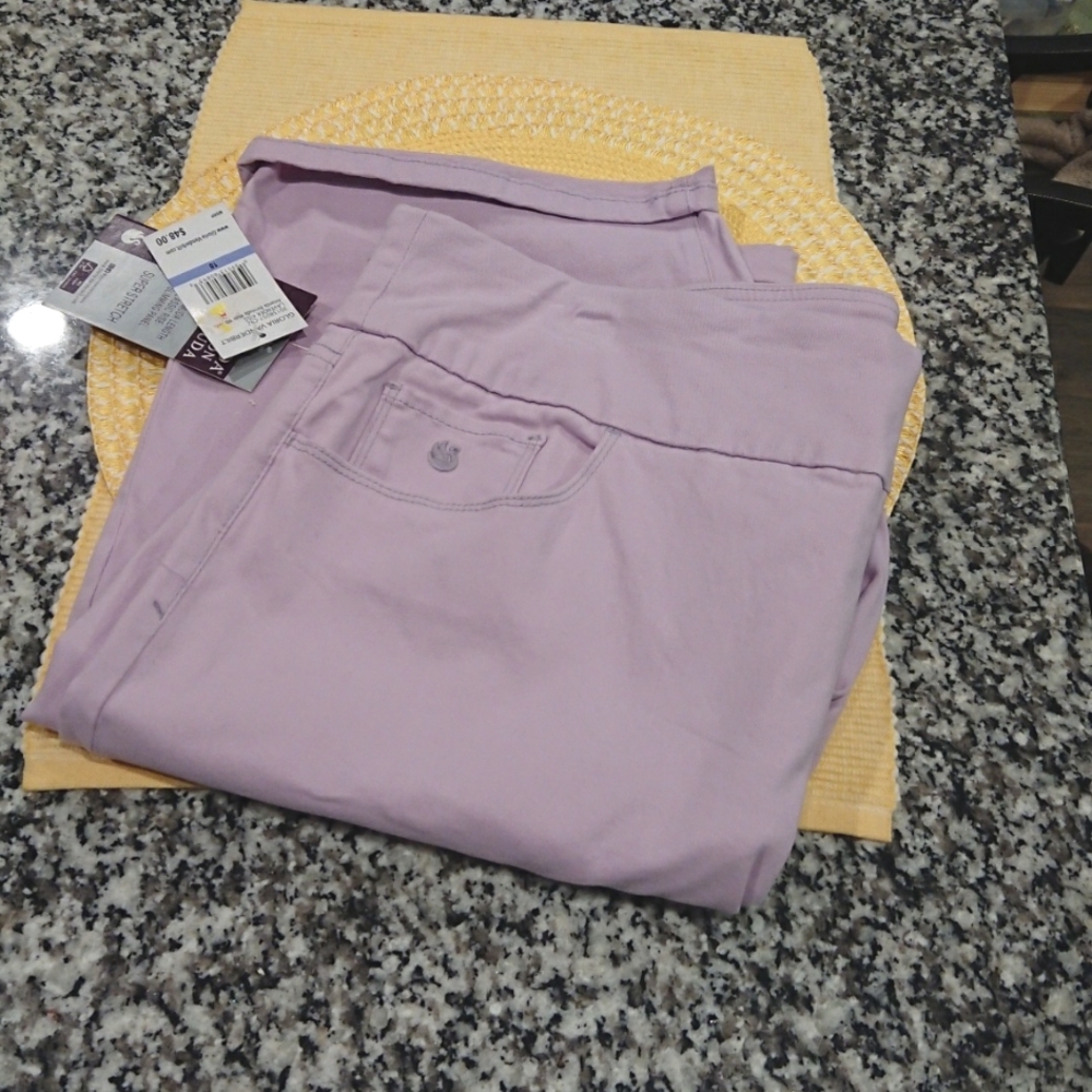 Gloria Vanderbilt Purple Bermuda Shorts Tailored  98% Cotton 2% Spandex - Picture 10 of 11